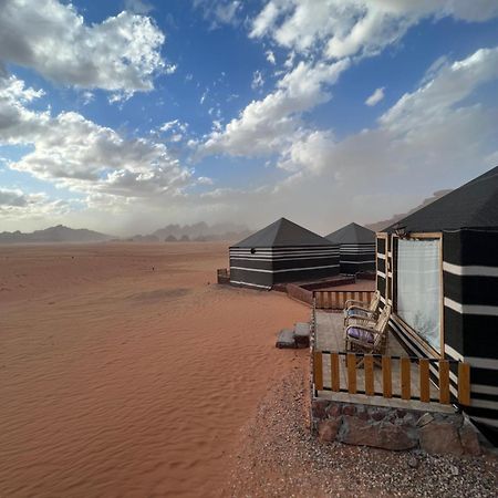 Hotel Bedouin Life Camp à Wadi Rum Extérieur photo
