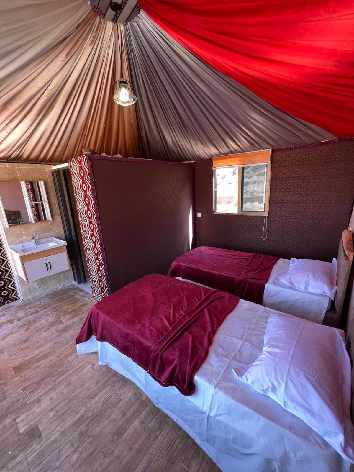 Hotel Bedouin Life Camp à Wadi Rum Extérieur photo