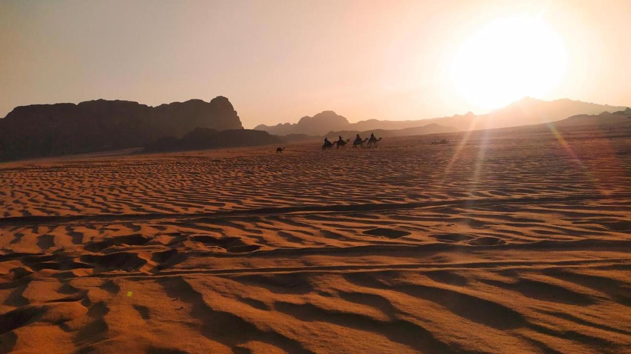 Hotel Bedouin Life Camp à Wadi Rum Extérieur photo
