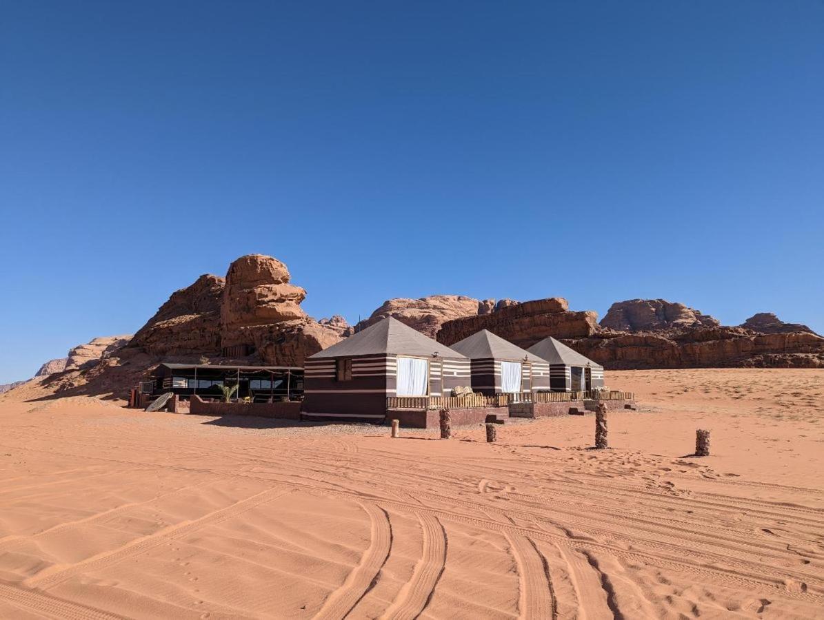 Hotel Bedouin Life Camp à Wadi Rum Extérieur photo