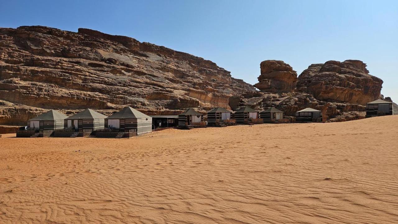 Hotel Bedouin Life Camp à Wadi Rum Extérieur photo