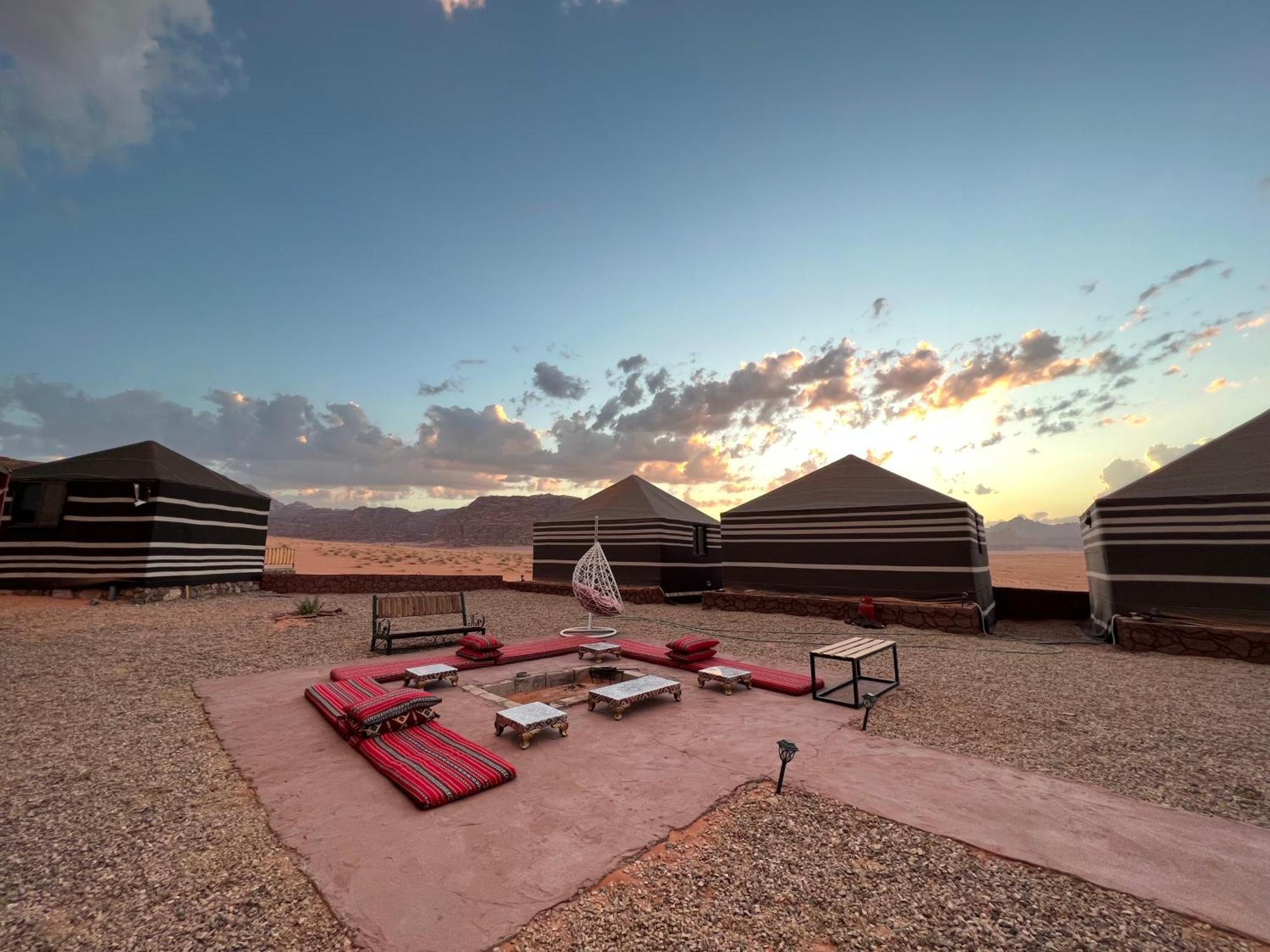 Hotel Bedouin Life Camp à Wadi Rum Extérieur photo